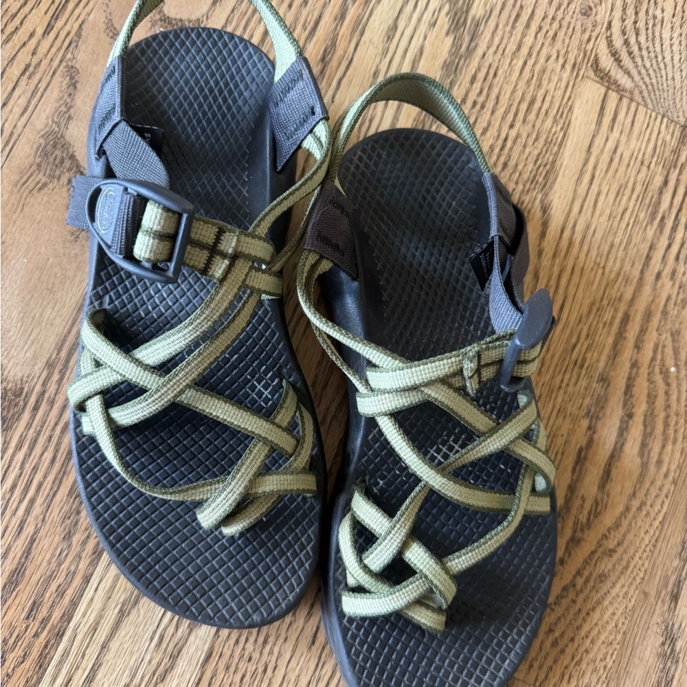 Chaco ZX/2 Classic Sandals Vibram some green straps size 7 Exc used condition